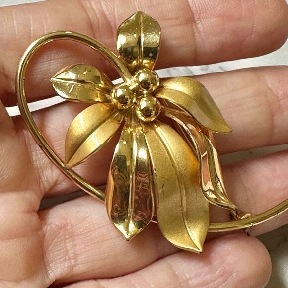 Forstner Sterling gold tone flower brooch - Picture 2 of 9